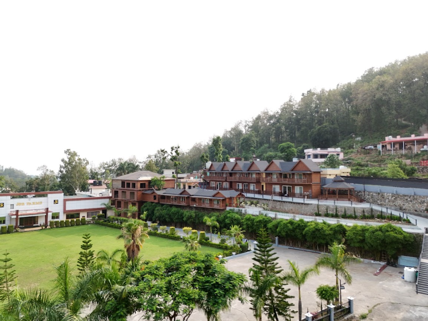 JSR Inn vs JSR Farms: Which Is Better for a Destination Wedding Venue?